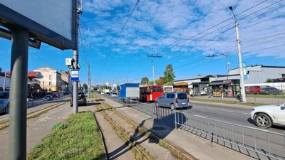 У Львові маршрутки створюють аварійну ситуацію біля ринку