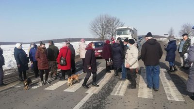 На Львівщині перекрили рух на трасі "Тернопіль-Броди" (ФОТО)