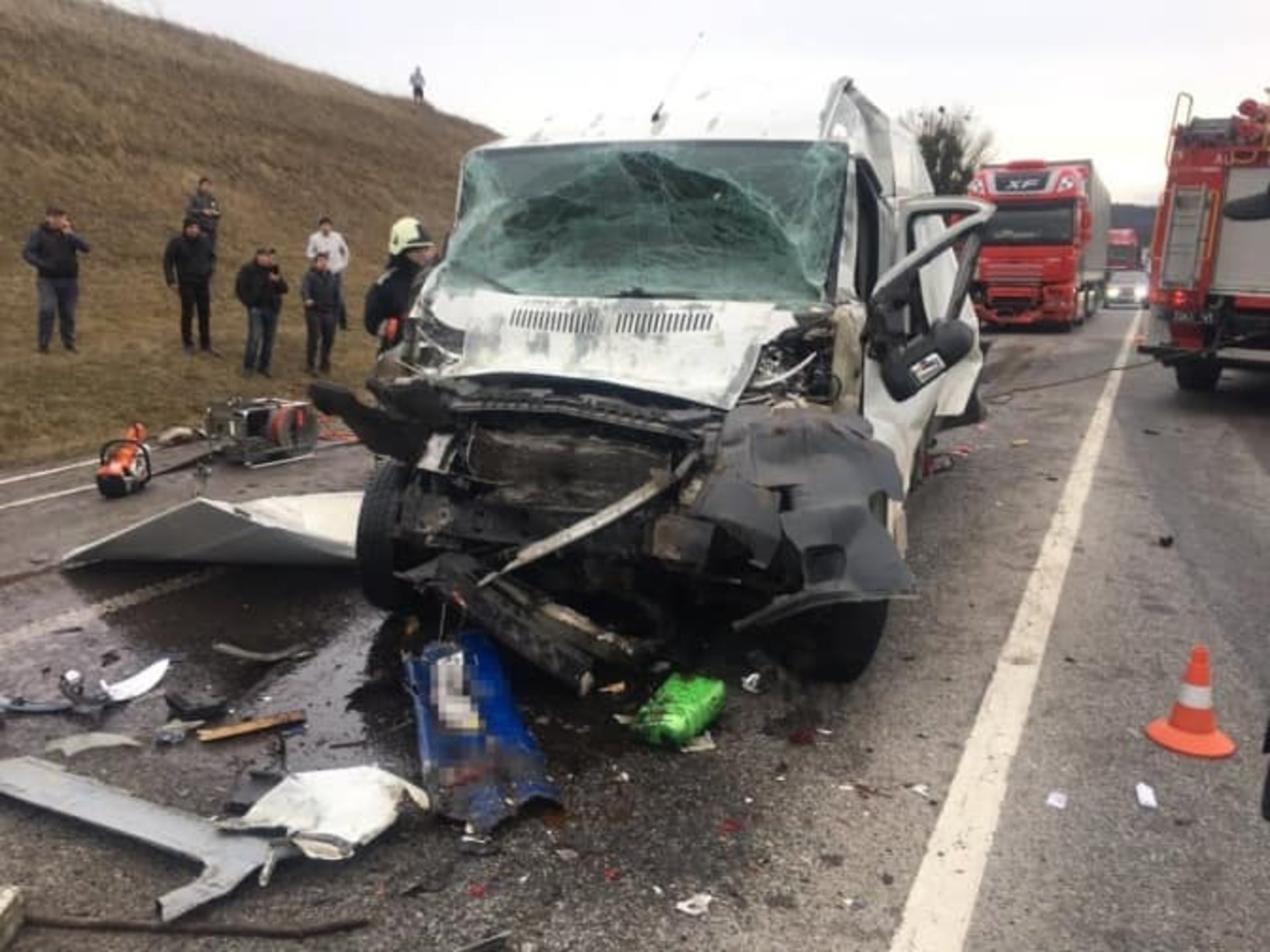 Біля Львова сталась жахлива аварія за участі шести автомобілів. Фото Варта-1