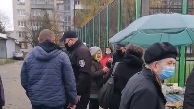 Як у Львові муніципали «воюють» з пенсіонерами (ВІДЕО)