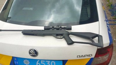 У Львові чоловік стріляв у голубів