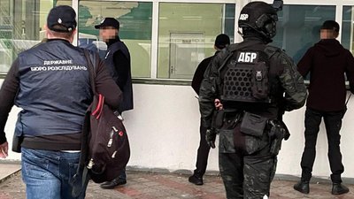 ДБР викрило галицьких митників на хабарництві (ФОТОРЕПОРТАЖ, ВІДЕО)
