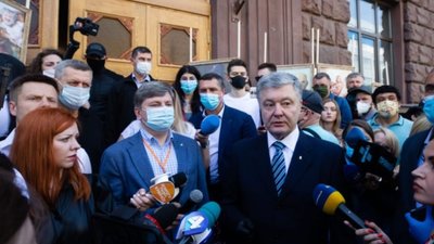 "Юридичний треш" на замовлення Зеленського: адвокат Порошенка прокоментував беззаконня у стінах ДБР