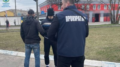 На Львівщині 26-річний чоловік продавав канабіс