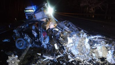 На трасі Київ - Чоп заблокований рух транспорту у обидва напрямки (ФОТО)