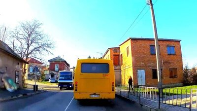 У Буську не розминулися позашляховик та маршрутка (ФОТО)