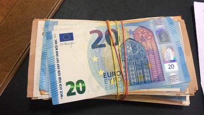 Власник 9 тисяч євро, знайдених поблизу українського кордону, досі не відгукнувся