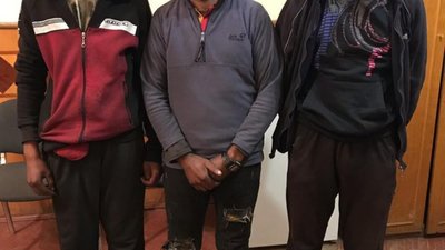 У Львові у причепі вантажівки виявили нелегалів