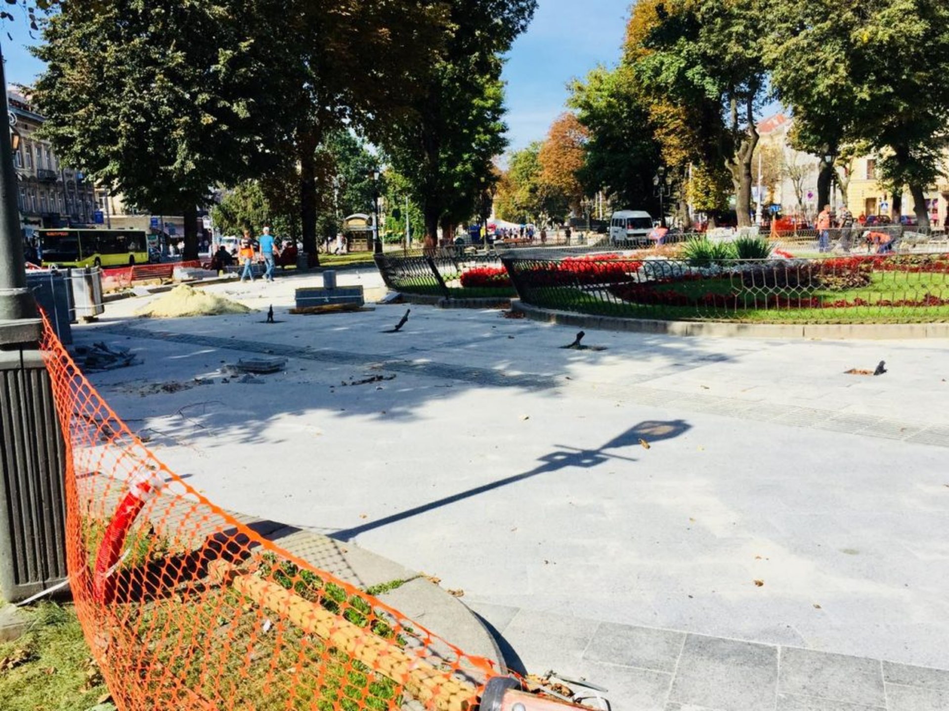 До кінця листопада цього року відремонтують алею на пр. Свободи, фото Кенцало Юра, 4studio