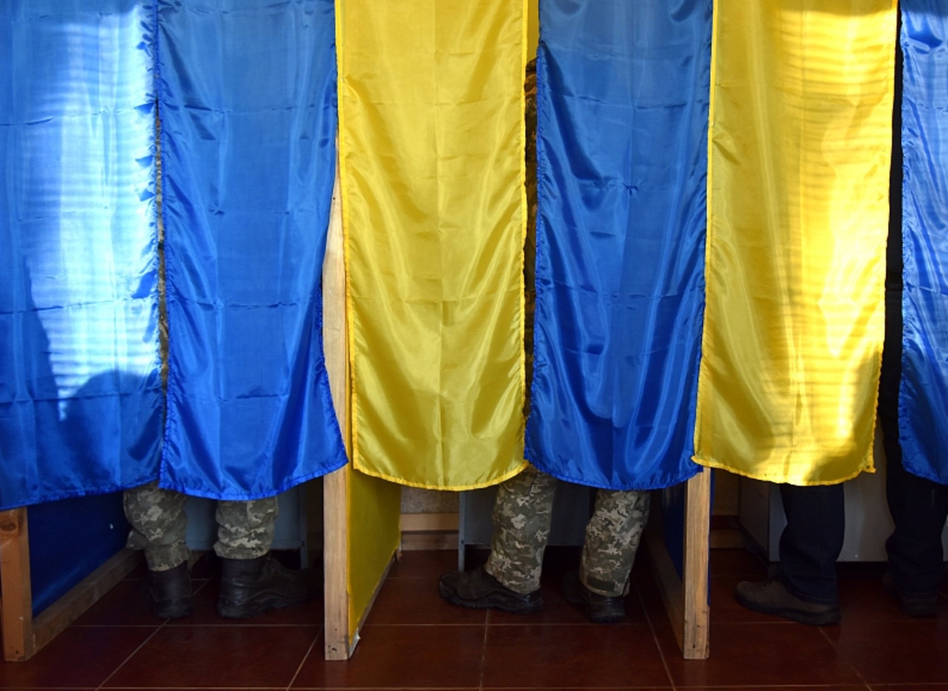 Голосування військовослужбовців ЗСУ на одній із виборчих дільниць на Львівщині. Фото: Микола Тис/ZIK