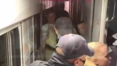 У поїзді «Львів-Київ» дві голі дівчини влаштували дебош (ВІДЕО)