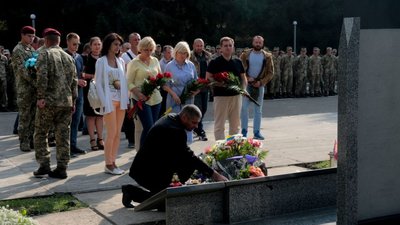 На Львівщині віддали шану загиблим на Сході України десантникам (ФОТО)