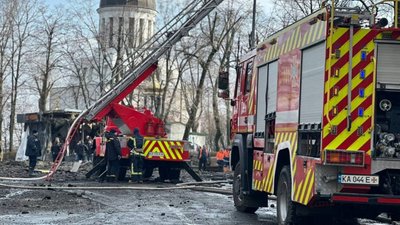 Зеленський показав кадри наслідків ракетного удару по Києву
