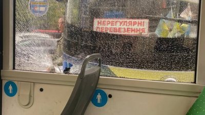 У центрі Львова не розминулись автобуси (ВІДЕО)