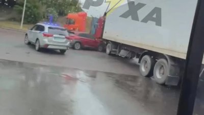 У Львові вантажівка заблокувала виїзд з міста (ВІДЕО)