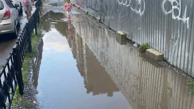 У Львові просять відремонтувати вулицю Угорську (ФОТО)