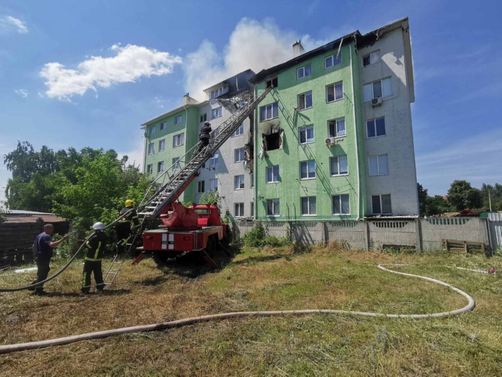 Під Києвом у багатоповерхівці стався вибух