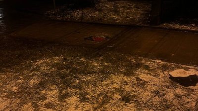 У Львові тротуар заливає водою