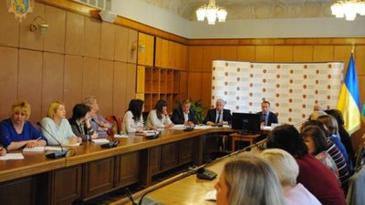 На Львівщині напрацювали шляхи покращення соціальної роботи з сім’ями