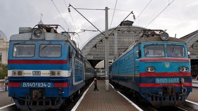 Від сьогодні потяги ходять за новим графіком