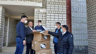 Синютка і Княжицький передали засоби захисту львівським медикам від Фонду Порошенка (ФОТО)