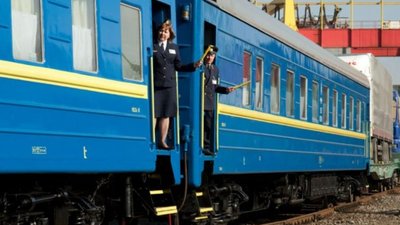 У "Укрзалізниці" обіцяють до кінця року замінити 70% білизни в поїздах