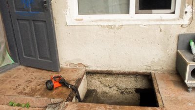 У підвалі будинку на Львівщині знайшли мертвими жінку і трьох чоловіків (ФОТО)