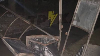 У Львові розтрощили зупинку громадського транспорту