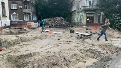Садовий обіцяє закінчити ремонт вулиці Степана Бандери до кінця року