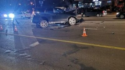 Сильно потрощені авто: пізно ввечері у Львові зіткнулися три автомобілі (ФОТО)