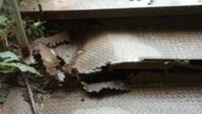 У Львові чиновники Садового не змогли відремонтувати сходи