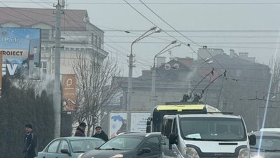 У Львові не розминулись автомобілі