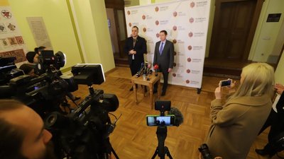 На Львівщині лікарям обіцяють додаткові кошти