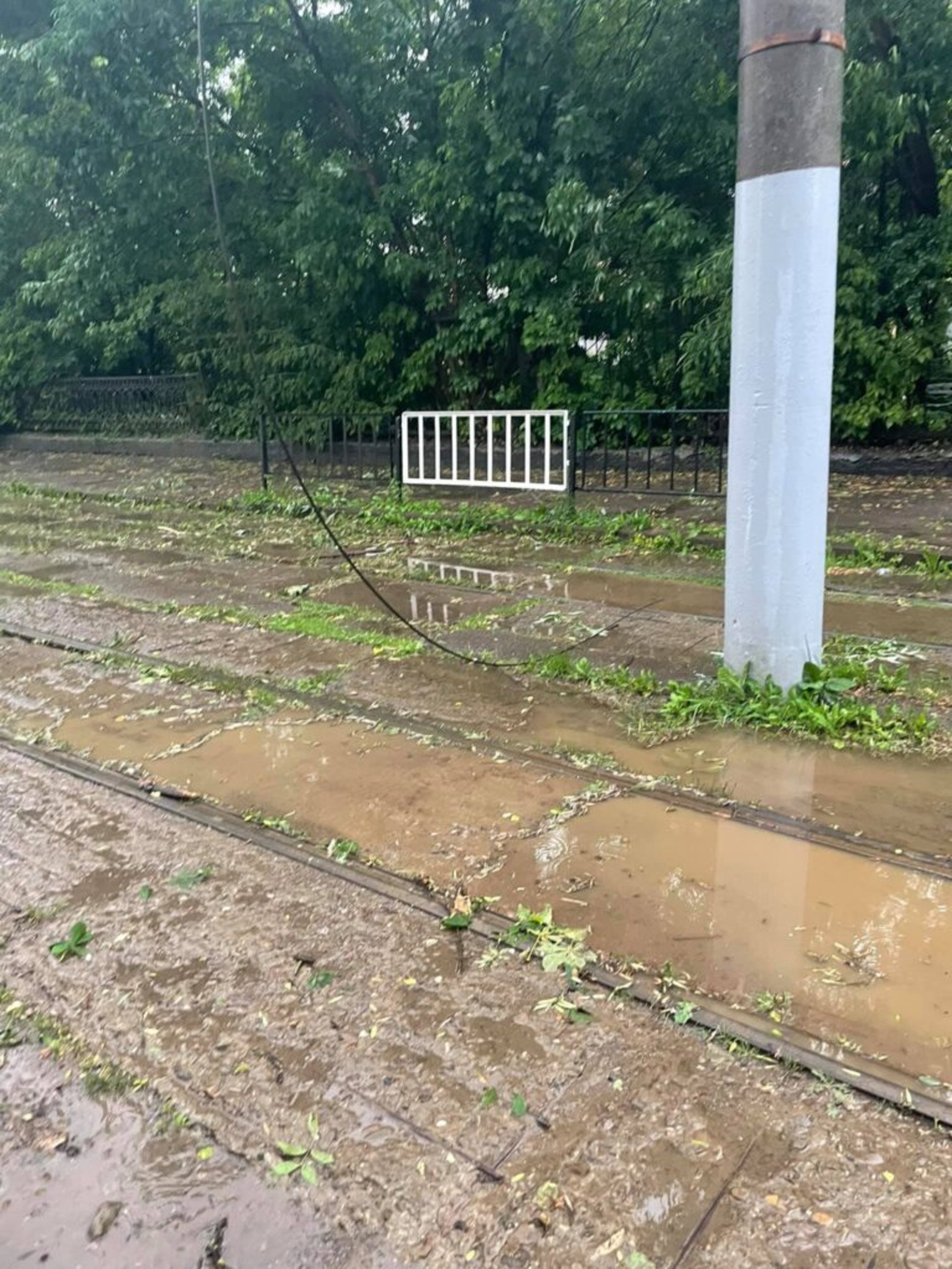 У Львові затопило вулицю Сахарова, фото Зручне місто