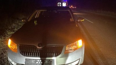 Поліцейські встановлюють особу чоловіка, який загинув внаслідок наїзду автомобіля поблизу Радехова