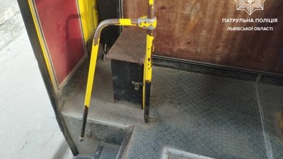 У Львові водій скандальної маршрутки їздив без вогнегасника