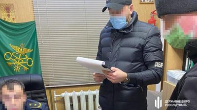 ДБР повідомило про підозру митникам (ВІДЕО)