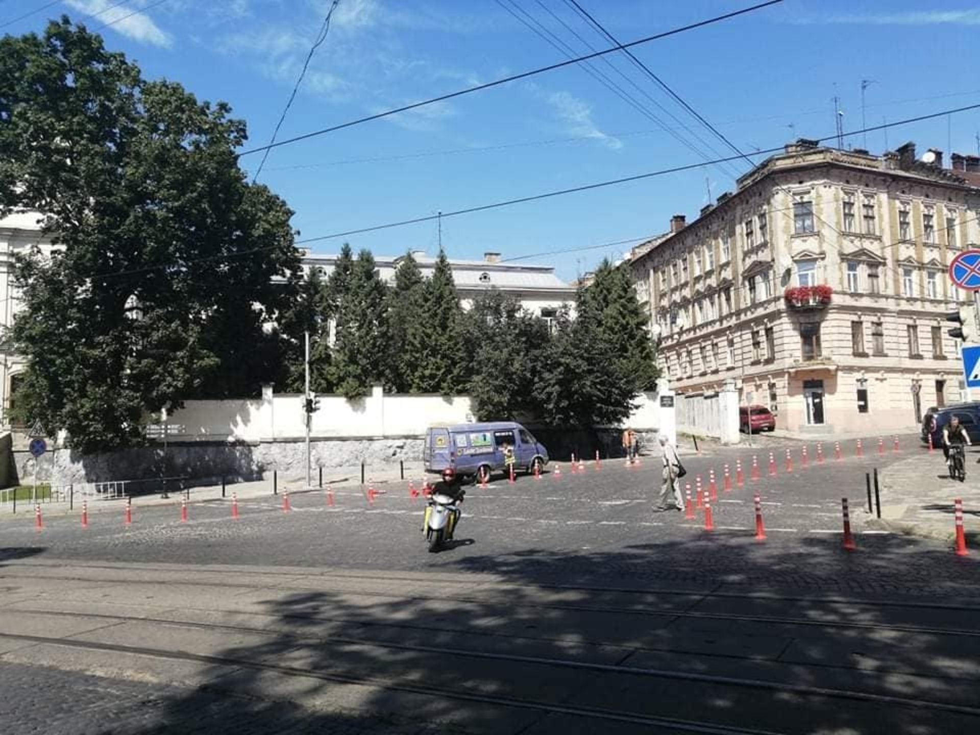 У Львові біля Винниківського ринку встановили улюблені іграшки урбаністів, фото Зручне місто
