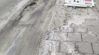У центрі Львова не прибирають вулиці