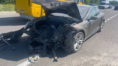 На Львівщині вщент згорів автомобіль (ФОТО)