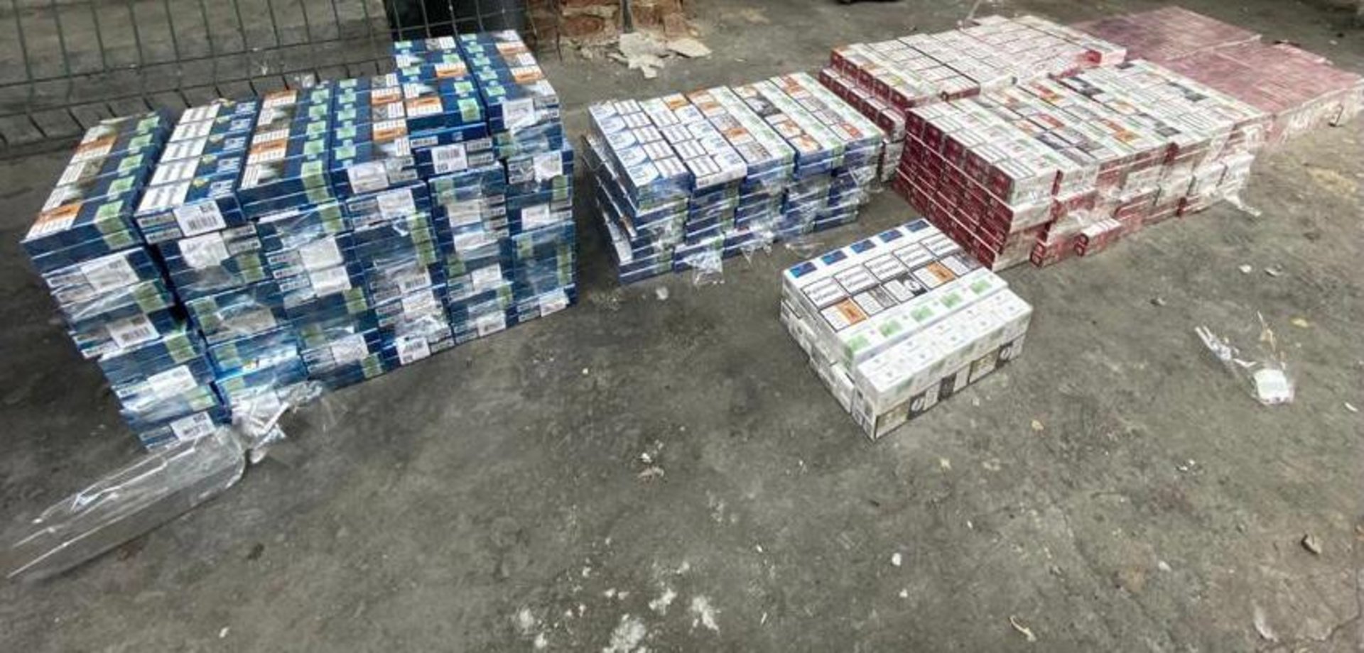 На кордоні з Польщею виявили автомобіль із цигарками, фото Львівський прикордонний загін