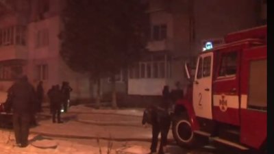 У підвалі багатоквартирного будинку у Львові стався вибух ємності з невідомою речовиною – ДСНС (ВІДЕО)