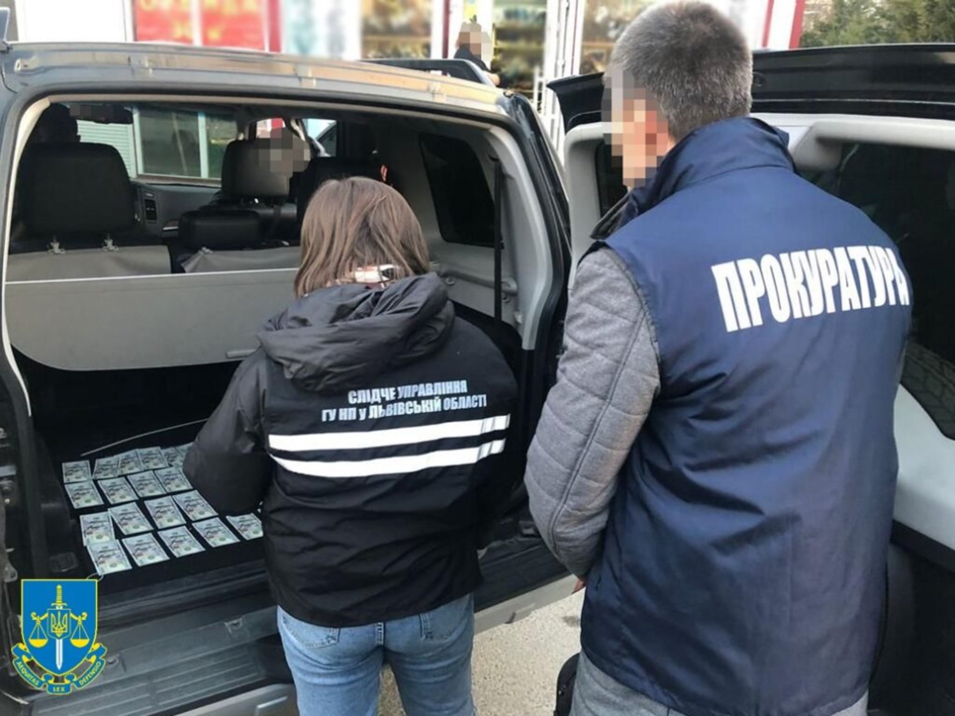 У Львові посадовець обласної ради хотів виїхати за кордон за 15 тисяч доларів США