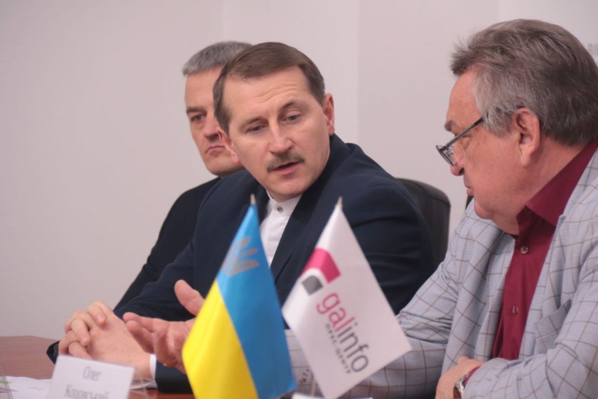 Мери міст та голови ОТГ Львівщини підтримали Порошенка. Фото 4studio