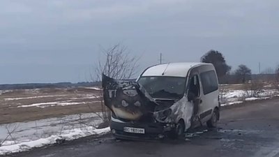 На Львівщині під час руху автодорогою загорілася іномарка (ФОТО)