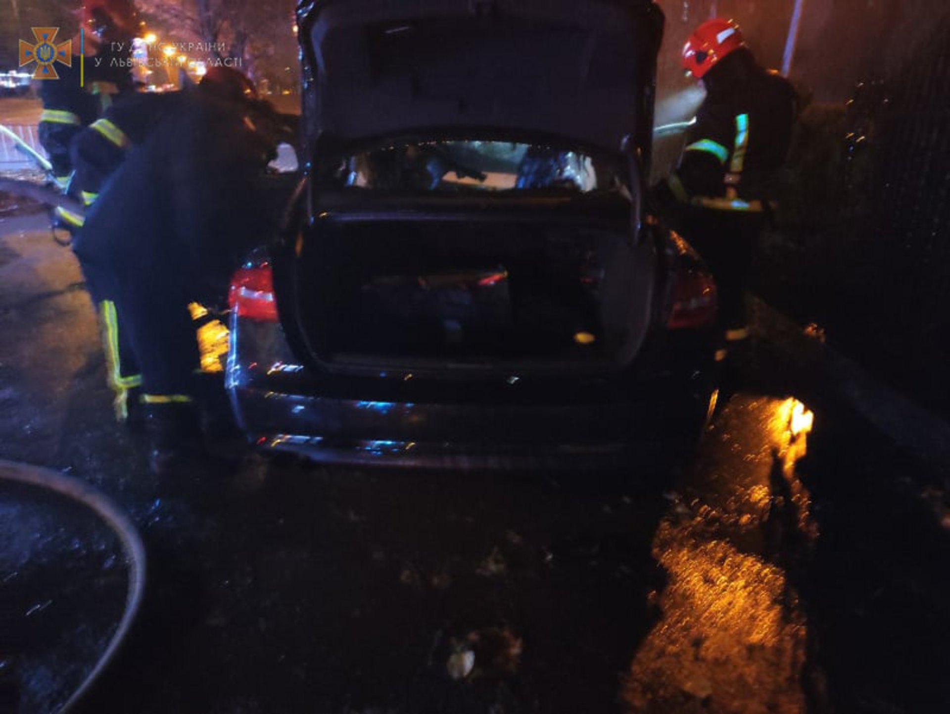 У Львові після ДТП загорівся автомобіль