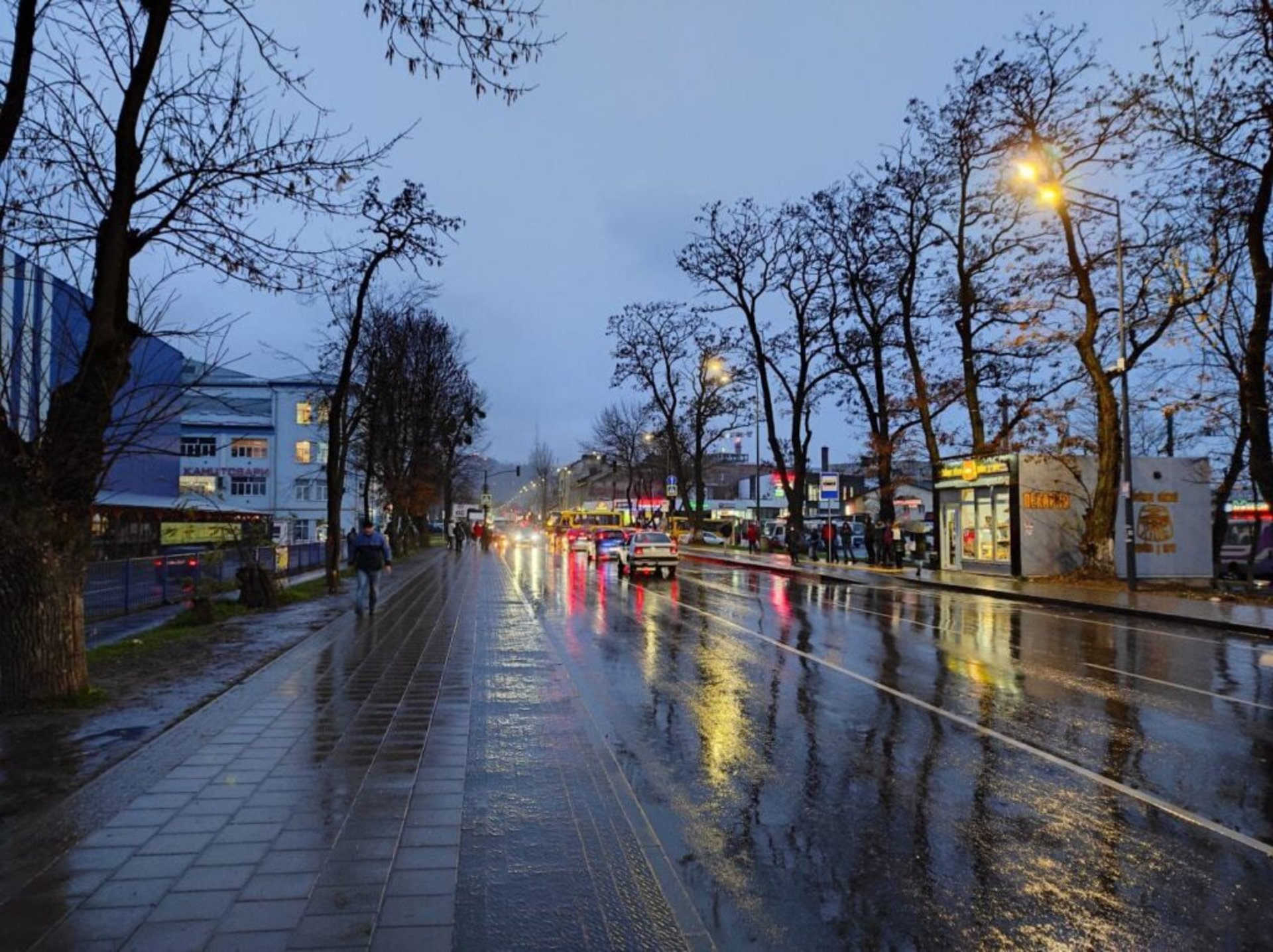 У Львові розповіли про недоліки ремонту вулиці Богдана Хмельницького, фото Зручне місто
