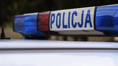 Троє українців пограбували чоловіка у громадському туалеті у Варшаві