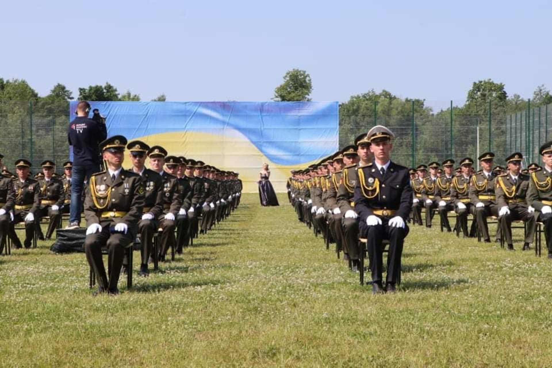 У Міжнародному центрі миротворчості та безпеки відбувся урочистий випуск молодих офіцерів, фото ЛОР