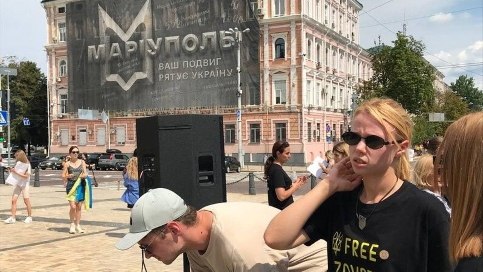 Катерина Прокопенко на Софіївській площі у Києві звернула увагу гарантів безпеки війьсковополонених ООН та МКЧХ на невиконання росією Женевської конвенції. Фото: Суспільне